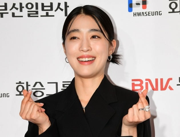 최성은, 아이유·고윤정 제치고 신인상 "4년 전 찍은 '십개월의 미래', 민망하지만…"[2022 부일영화상]