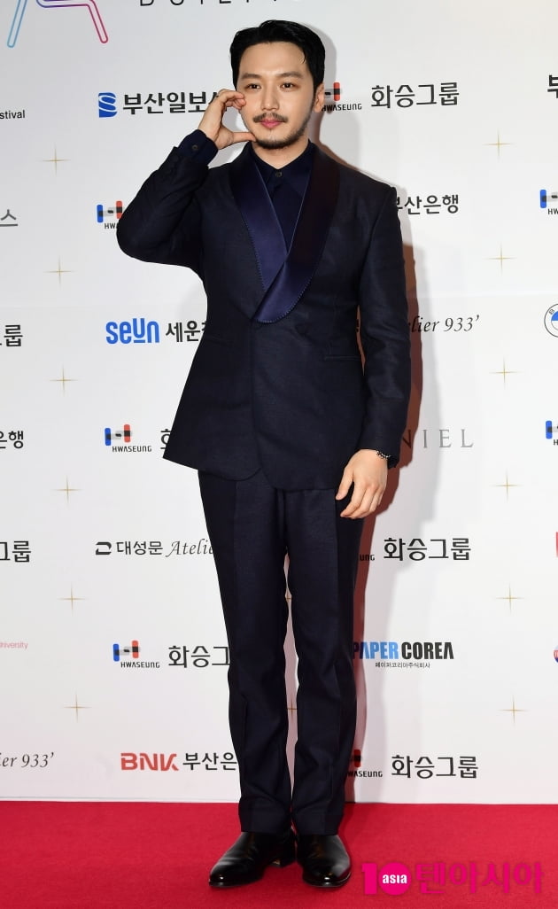 [TEN 포토] 변요한 '강렬한 눈빛에 여심 흔들흔들'