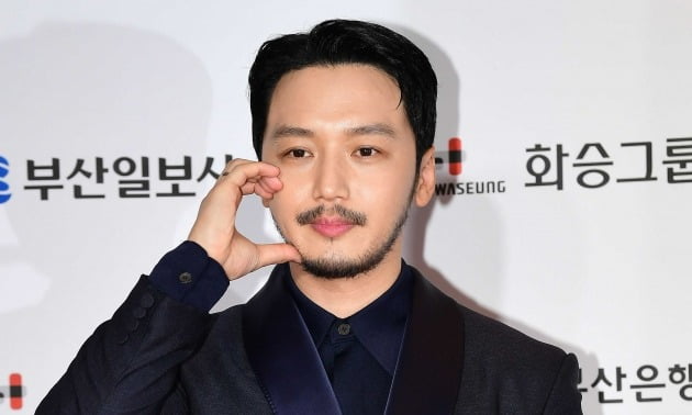 변요한, 올해의 스타상 "연기보다 인기에 더 집중…하던 대로 열심히"[2022 부일영화상]