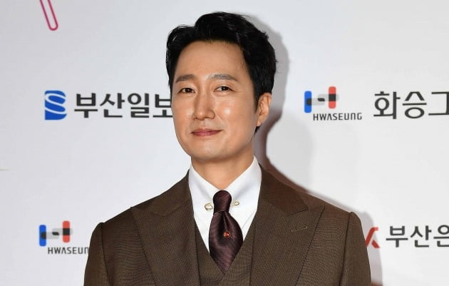 [종합] '헤어질 결심', 최우수 작품상 포함 5관왕…박해일·탕웨이 주연상 "감사"[2022 부일영화상]