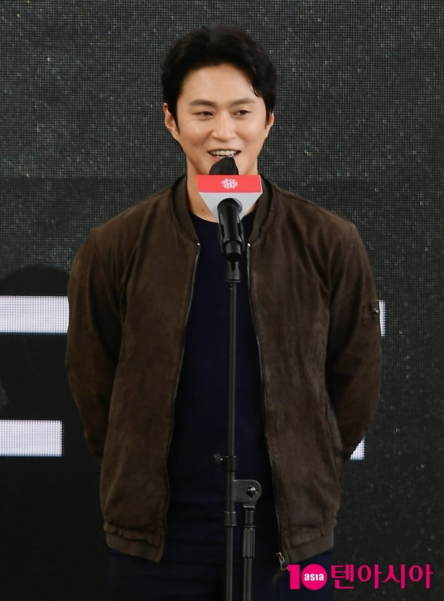 [TEN 포토] 김성규 '2년전에 한산 부산에서 찍었는데'