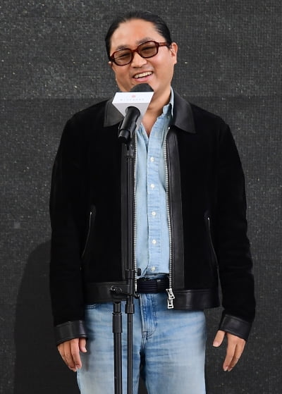 [TEN 포토] 김한민 감독 "한산 첫 상영이 BIFF 여기에요"
