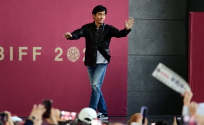 [TEN 포토] 양조위 '한국팬 반가워요'[27th BIFF]