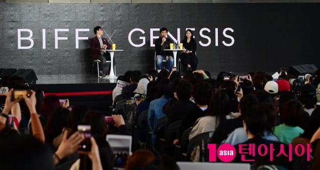 [TEN 포토] 양조위 '핸드폰 소장각[27th BIFF]