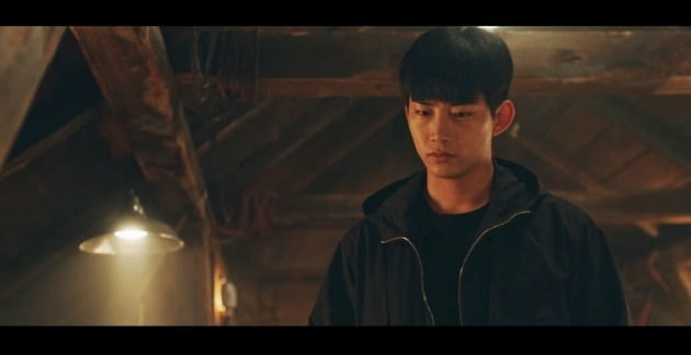 [종합] "아무도 믿지 말아요" 하석진, 피투성이…옥택연 손길 뿌리쳤다('블라인드')