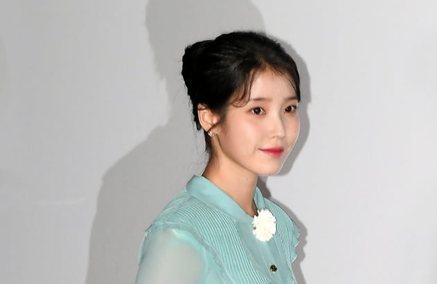 아이유 "'브로커'로 부산 방문 이틀차 '햇병아리'…새롭고 즐거운 일정"[27th BIFF]