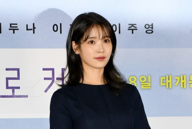 아이유 "강동원, '브로커' 리딩 때까지 파워 연예인…수더분해 보이더라"[27th BIFF]