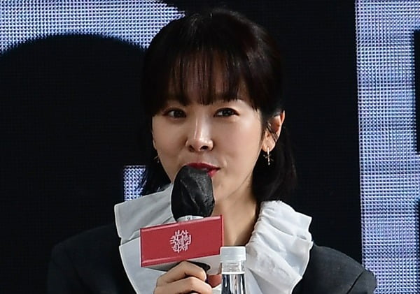 한지민 "연기 그만두려고 했던 나, 목소리 다른 이영애 보고 따라하기도"('액터스 하우스')[27th BIFF]