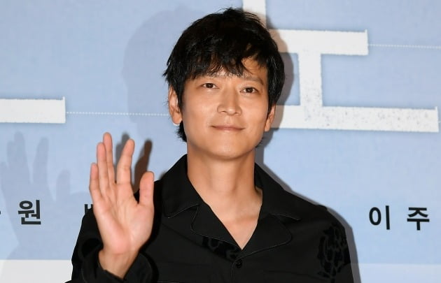 강동원 "스트레스 많은데 연출 자신 無…감독님들 보면 불쌍하다는 생각도"[27th BIFF]