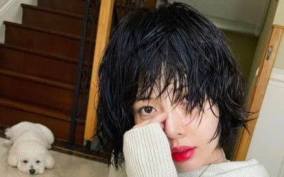 현아, 섹시함은 잠시…젖은 머리·짧은 헤어로 드러낸 소년美[TEN★]