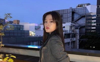 아이브 안유진, 미모 무슨 일?…조명 보다 빛난 비주얼[TEN★]