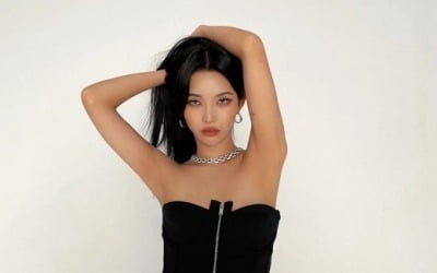 (여자)아이들 소연, 파격 오프숄더…압도하는 슬렌더의 정석[TEN★]