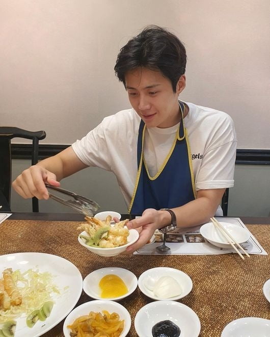 사진='김선호 스태프 다이어리' 공식 인스타그램