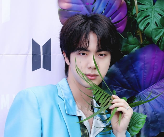 방탄소년단 진 'Yours'(유어스), 샤잠 글로벌 차트 K팝 최초·최장 101일 1위