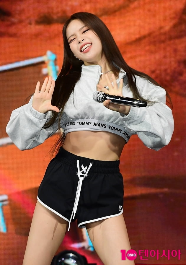 [TEN 포토] 마마무 솔라 '시원한 고음'