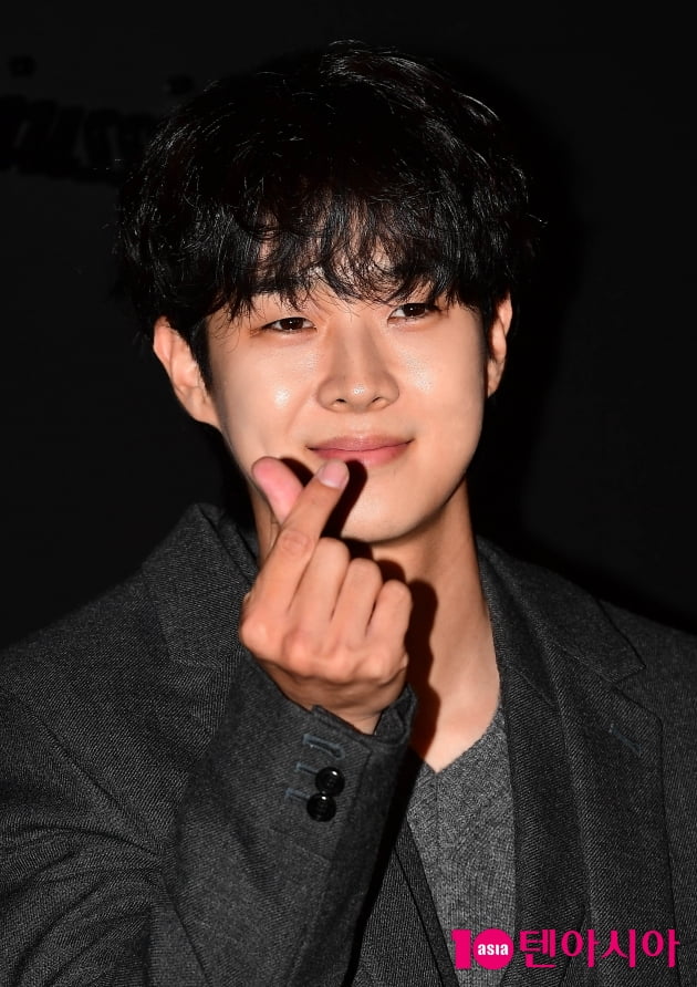 [TEN 포토] 최우식 '치명적인 하트'