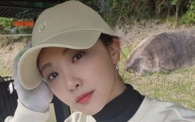 '9살 연상♥' 김민아, 열애 인정 뒤 골프장…"날이 좋잖아"[TEN★]