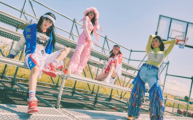 사진제공=RBW