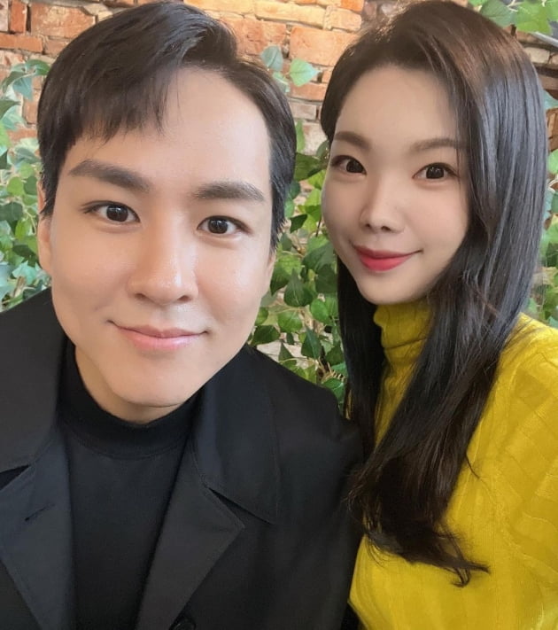 '9월 결혼' 이다은, ♥윤남기와 커플샷 뜸하더니…"오랜만" 분위기 여전히 달달하네[TEN★]