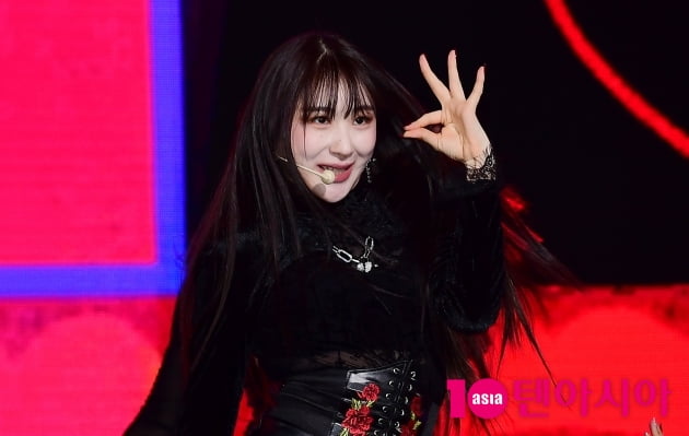 [TEN 포토] 이채연 "데뷔 늦어진것 같아서 아쉬웠다"