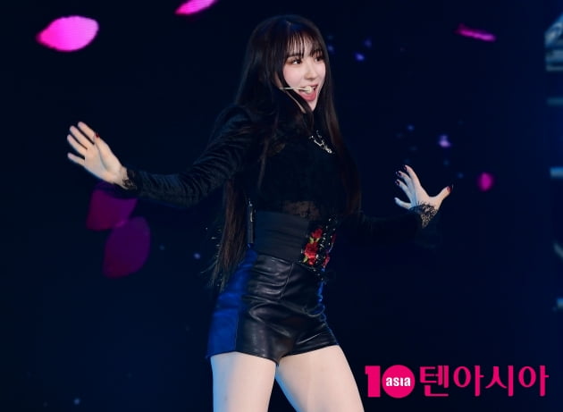 [TEN 포토] 이채연 '있지 채령 자기일처럼 조언해줘'