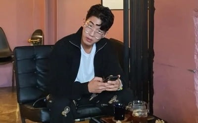 "내 눈빛 받아" 한정민, ♥조예영에 이태원 한복판서 또 고백…애교 넘치는 연하남[TEN★]