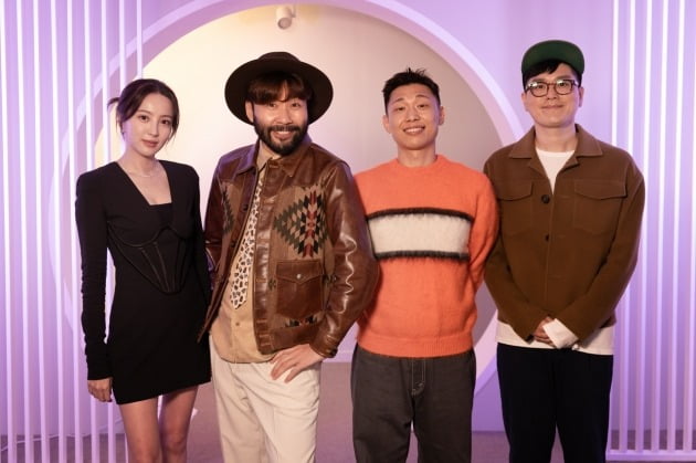 '잠만 자는 사이' MC 정혜성, 노홍철, 죠지와 연출을 맡은 김동욱 PD. / 사진제공=웨이브