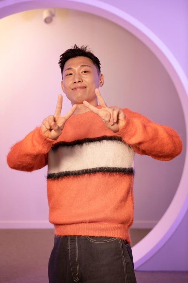'잠만 자는 사이' MC 죠지 / 사진제공=웨이브