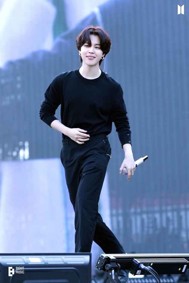 방탄소년단 지민, 생일 기념 특별 화보 대방출..팬심 강타 '종합선물세트'