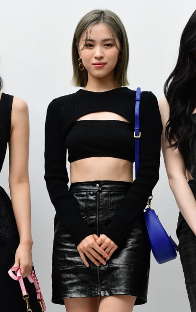[TEN 포토] 있지 류진 '11자 복근'