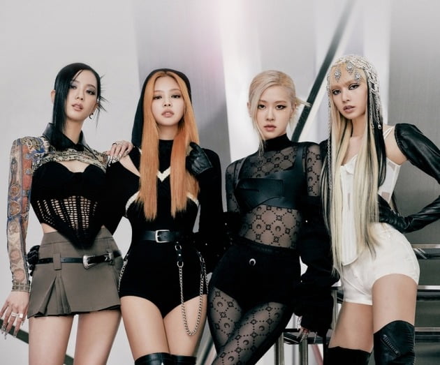 블랙핑크, '초대형 월드투어' 시작…YG 자본 퍼부었다