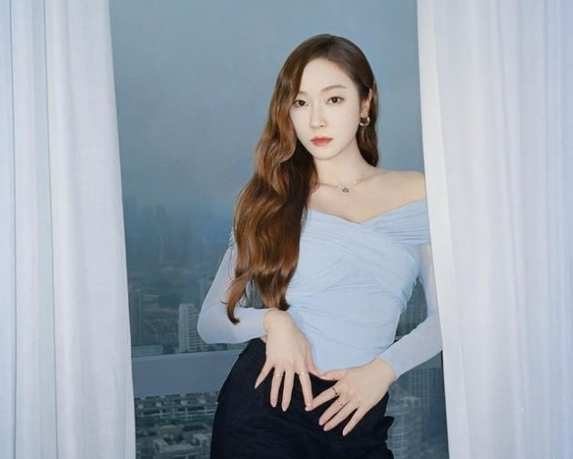 '타일러 권♥' 제시카, 中서 걸그룹 재데뷔 확정하더니…점점 바뀌는 스타일[TEN★]
