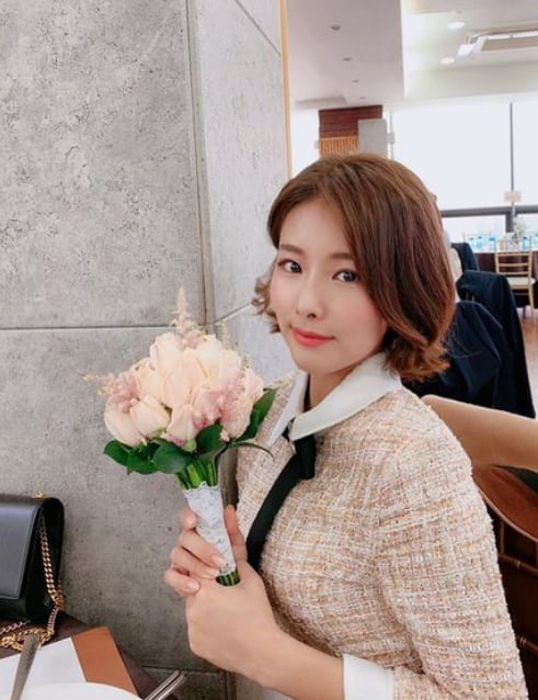 '돌싱글즈' 김은영, 결혼식장 부케든줄…꽃을 든 여자[TEN★]