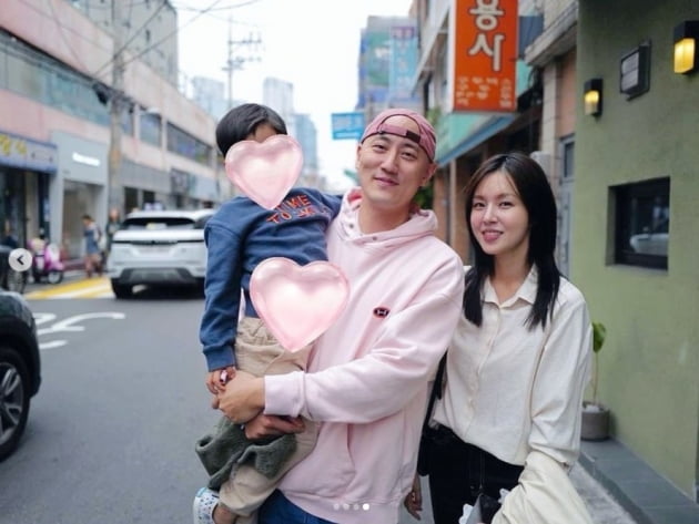 '두산家 며느리' 조수애, ♥박서원과 행복한 일상...박용만 회장이 찍어준 과거와 오늘[TEN★]