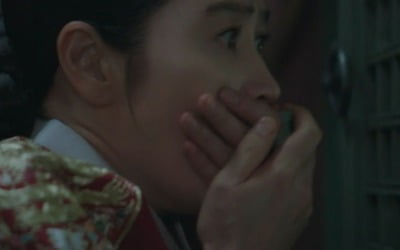 [종합] 김혜수, 넷째 아들 '비밀=여장+화장' 알고 충격에 오열…첩첩산중 위기('슈룹')