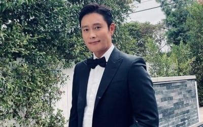 이병헌, 완벽 수트핏에 감탄…훈훈한 미소는 빠져드네[TEN★]