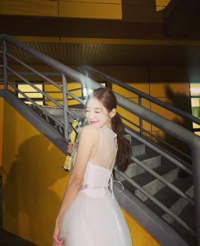 오마이걸 아린, 동화 속 공주변신...러블리 미소[TEN★]