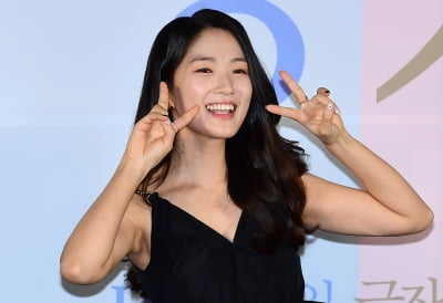 [TEN 포토] 김혜윤 '깜찍하게~'