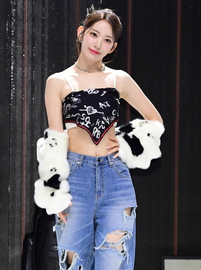 [TEN 포토] 르세라핌 사쿠라 '크롭탑으로 아찔하게'