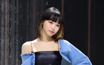 르세라핌 김채원 "누구나 꽃길 갈 수 없어…시련 와도 당당히 맞설 것"