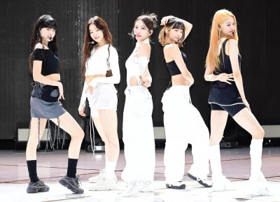 [TEN 포토] 르세라핌 '시련 딛고 단단하게 재탄생'