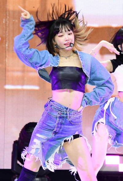 [TEN 포토] 르세라핌 김채원 '단발머리 휘날리며'