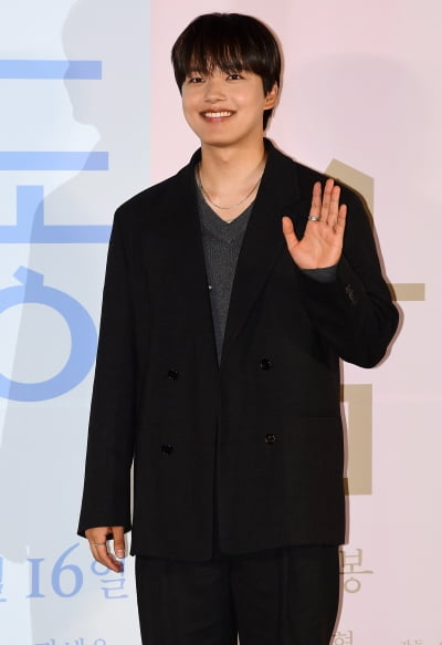 [TEN 포토] 여진구 '여유 넘치는 미소'