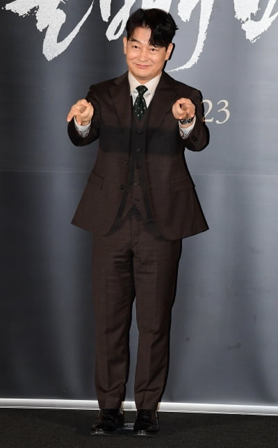 [TEN 포토] 조성하 '인싸 브이'
