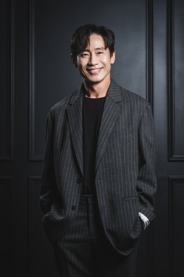 '욘더'에 출연한 배우 신하균. / 사진제공=티빙