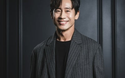 신하균, 20년 만에 재회한 한지민 "예전에 인형 같았다"…부부 호흡[TEN인터뷰]