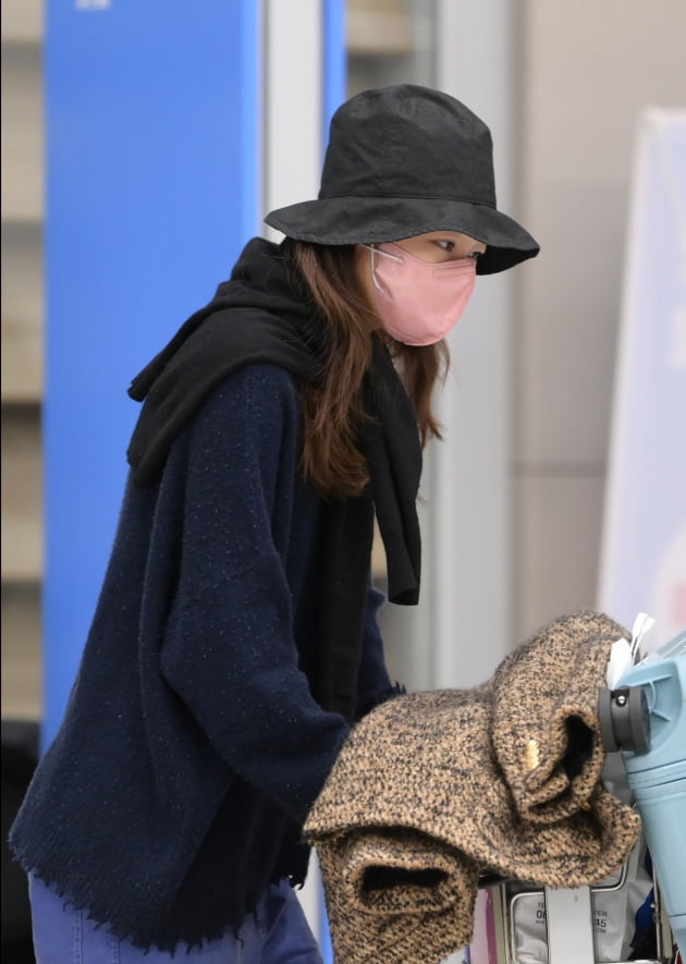 [TEN 포토] 공효진 '뉴욕 결혼식 마치고 입국'