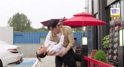 [종합]박하나, 강지섭과 아찔한 재회+포옹 사고…"저급한 취향 하고는"('태풍의 신부')