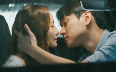 박민영, 이혼男과 비 오는 날 차 안에서 애정 행각 포착('월수금화목토')