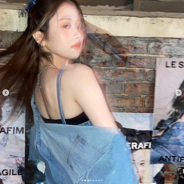 르세라핌 허윤진, 브라톱으로 아찔한 섹시미 UP...점점 이뻐지네[TEN★]